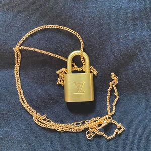 Louis Vuitton Lock #322
